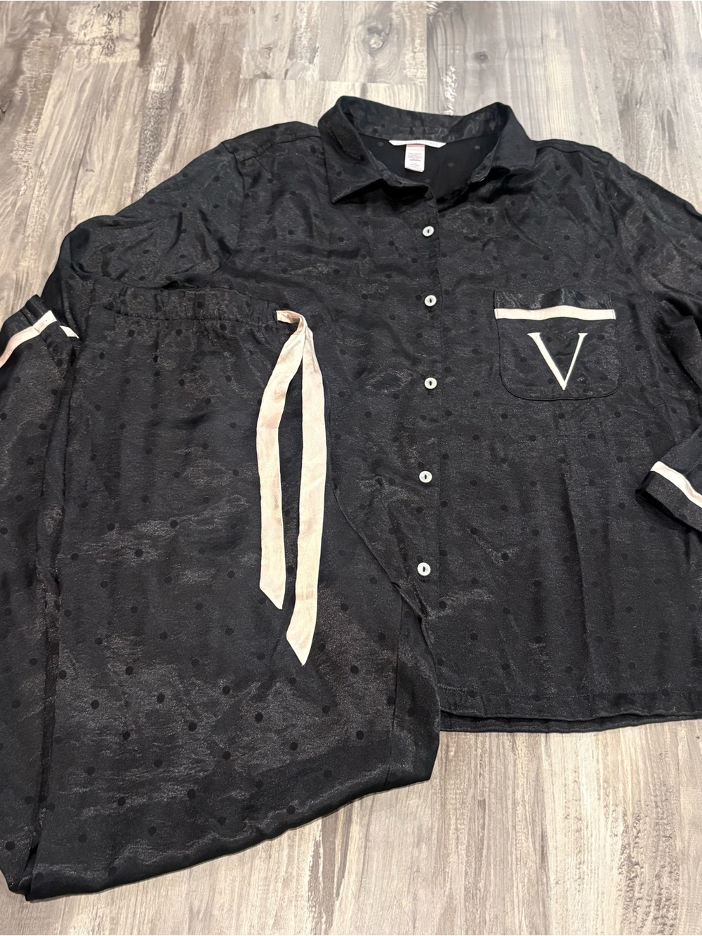 Victoria's Secret Pajama Sleep Shirt/ Pants Black Satin Embroidered "V" SZ L